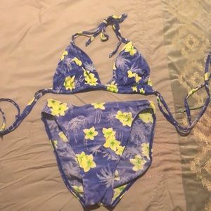 Two piece bathing suit 👙